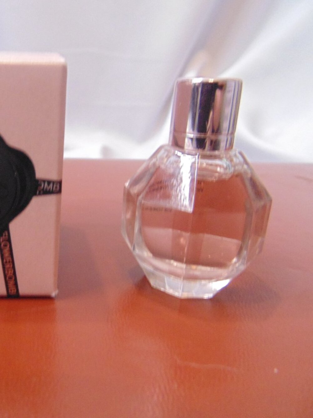 V&R VIKTOR & ROLF FLOWERBOMB EDP 7ml .24fl oz PERFUME MINI NEW IN BOX
